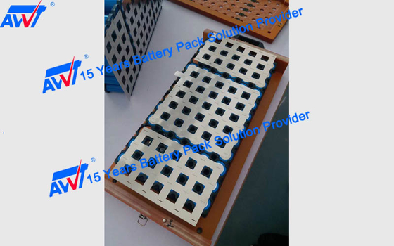 Pnömatik Nokta Kaynakçı Çift Taraflı 18650 32650 HDL6030 2800-3500pcs / Hrs 200V 5000A